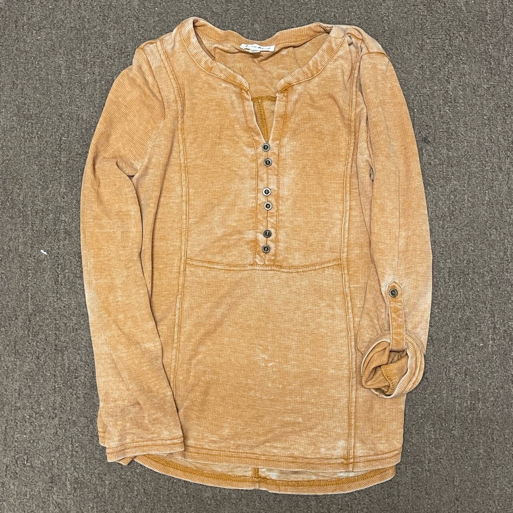 Long sleeve 3/4 sleeve shirt super soft size medium